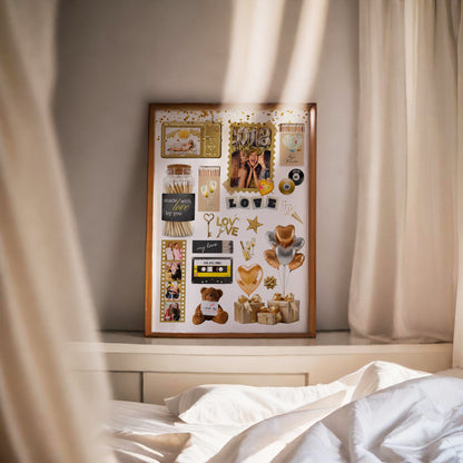 Personalisiertes Matchbook-Poster in einem Holzrahmen, dekoriert auf einem Sideboard im hellen Schlafzimmer.