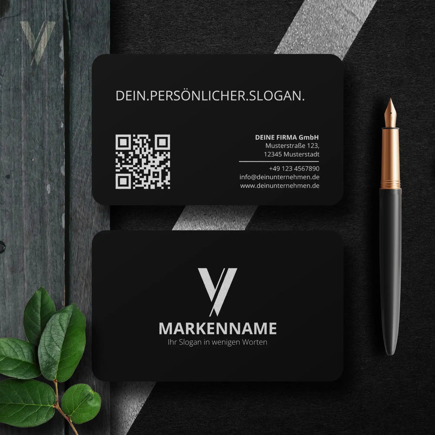 Minimalistische schwarze Visitenkarten Vorlage mit Vorder- und Rückseite, Logo, QR-Code und abgerundeten Ecken als Canva Vorlage für Europa und USA/Kanada – Louvion.de