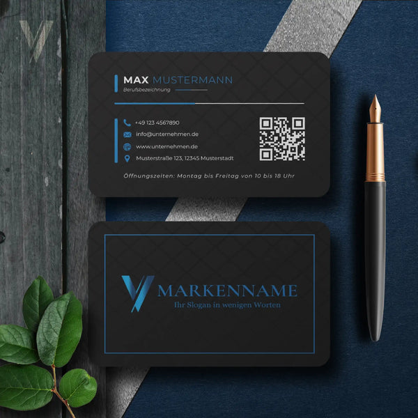 Professionelle Visitenkarten Vorlage in Schwarz und Blau mit Vorder- und Rückseite, QR-Code, Logo und klarer Kontaktübersicht für Canva | Louvion.de