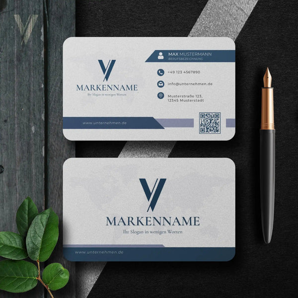 Professionelle Visitenkarten Vorlage mit Vorder- und Rückseite in Dunkelblau und Weiß, Logo, QR-Code sowie modernem Layout für Europa und USA/Kanada, Louvion.de