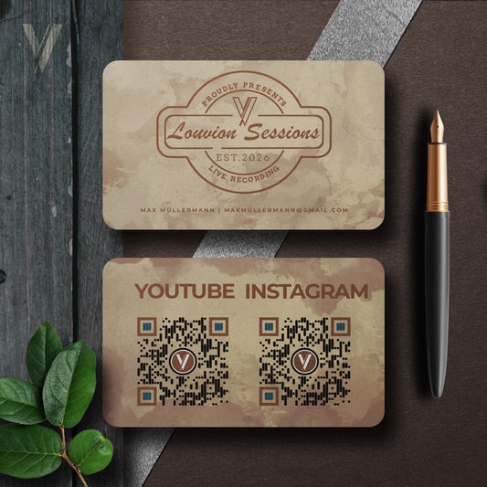 Personalisierte Visitenkarten Vorlage im Mockup Set mit Logo und QR-Code für digitales Business Branding in Canva.