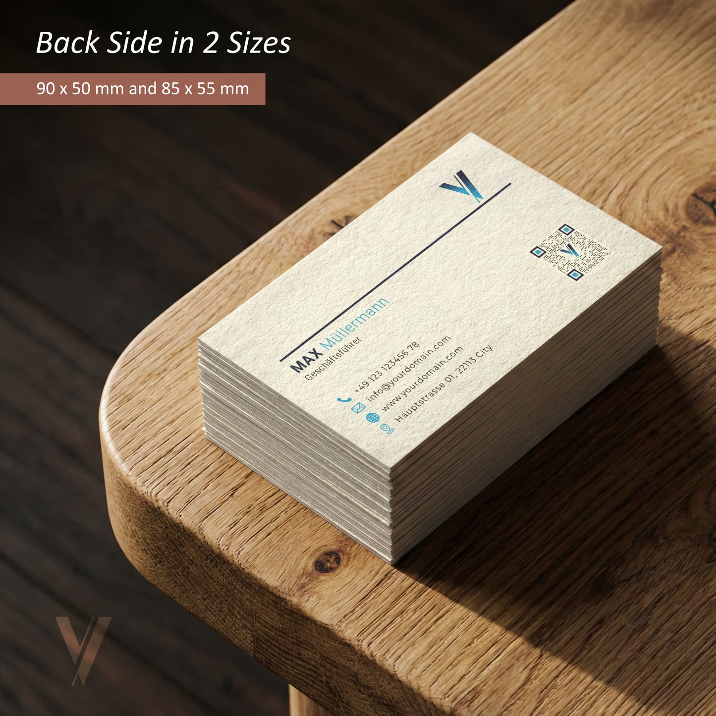 Visitenkarten Design Vorlage Rückseite in zwei Größen für ein editierbares Canva Branding Kit mit QR-Code und Icons.