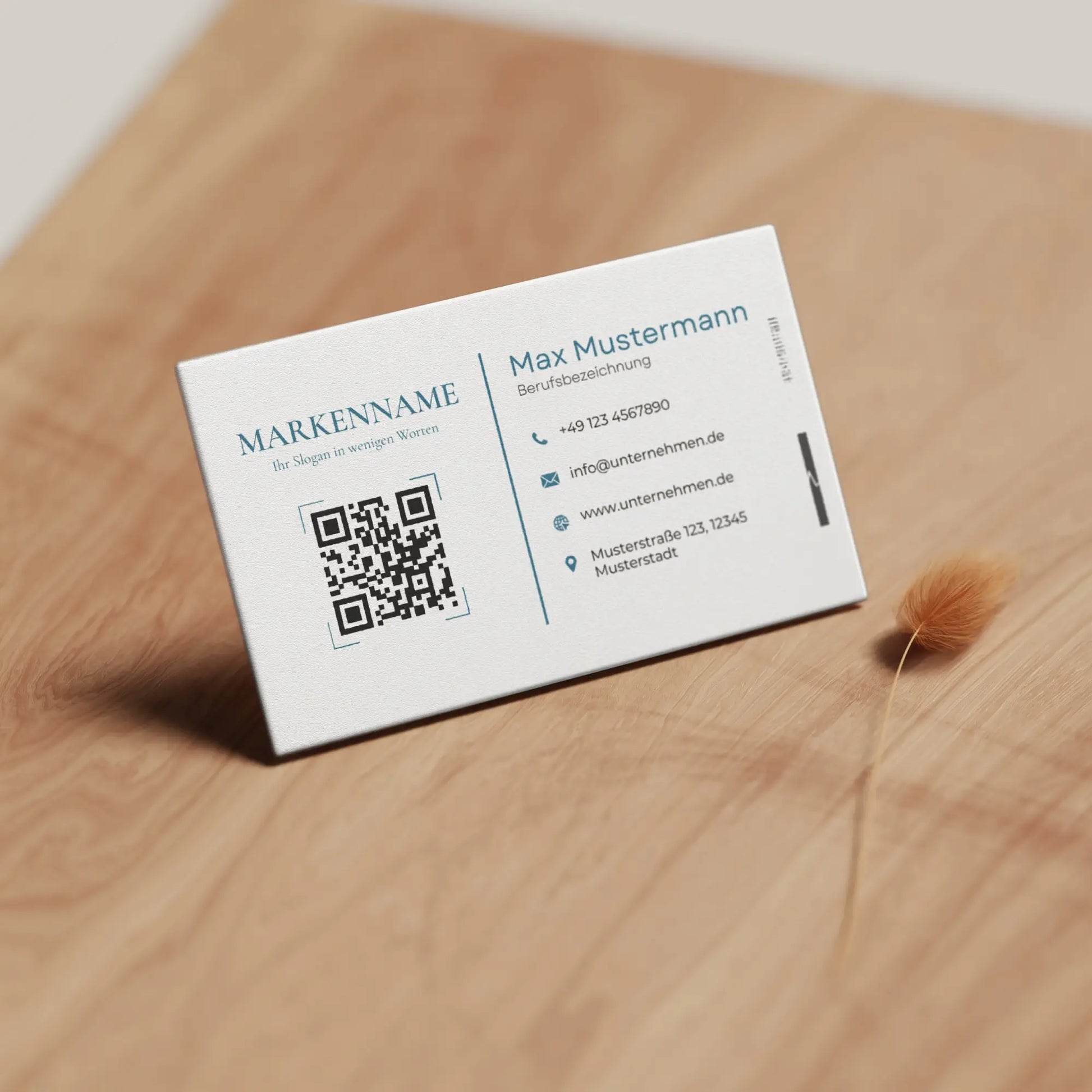 Weiße Visitenkarten Vorlage mit QR-Code und Kontaktdaten als modernes Canva-Design für Unternehmen, Selbstständige und Freiberufler – Louvion.de